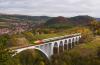 362.119 v čele rychlíku na známém Mostu míru v Dolních Loučkách, foto: Dennis Hübsch