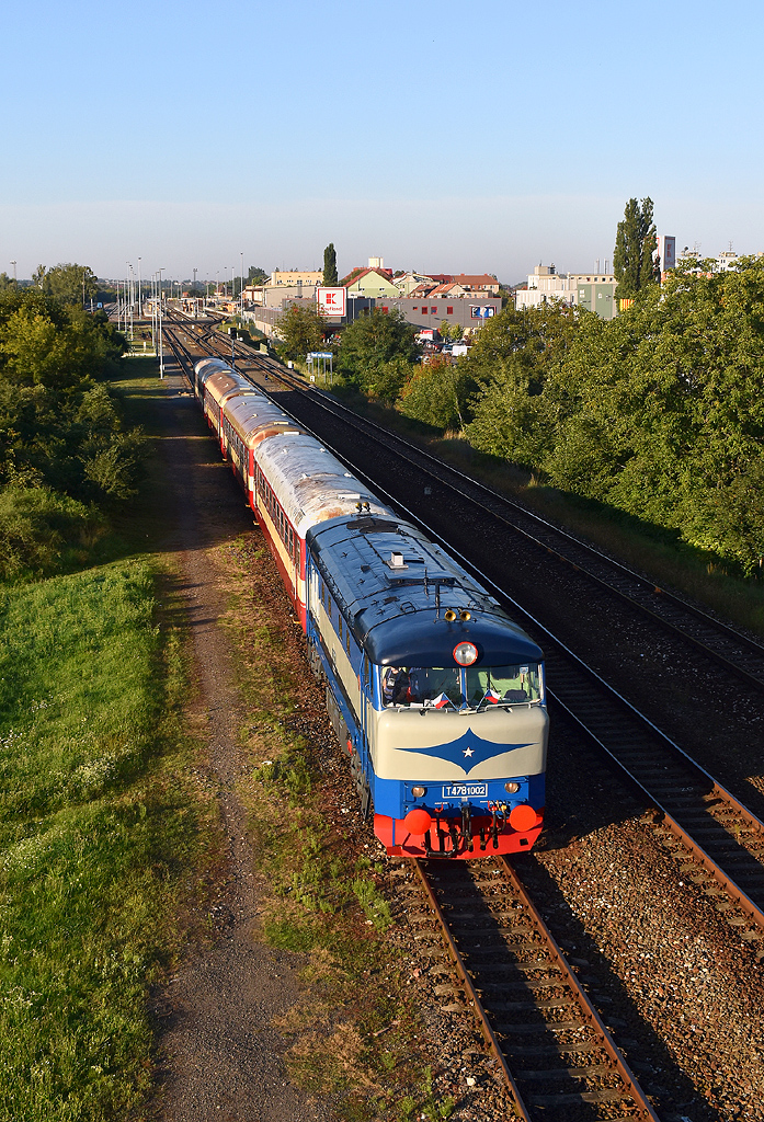 751.002-7