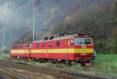 263.005-1 + 240.022-4
Místo: Hronská DúbravaMiroslav Just 
Ked este uzol Zvolen nemal dokoncenu elektrifikaciu....