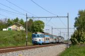 Electric multiple units and railcars