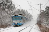 Electric multiple units and railcars