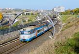 Electric multiple units and railcars