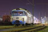 Electric multiple units and railcars
