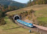 Electric multiple units and railcars