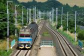 Electric multiple units and railcars