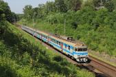 Electric multiple units and railcars
