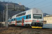 Electric multiple units and railcars