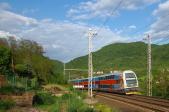 Electric multiple units and railcars