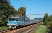 Electric multiple units and railcars