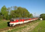 Electric multiple units and railcars