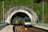 Electric multiple units and railcars