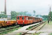 Diesel multiple units and railcars