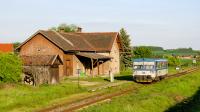 Diesel multiple units and railcars