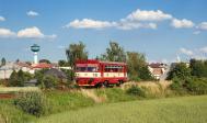 Diesel multiple units and railcars