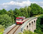 Diesel multiple units and railcars