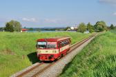 Diesel multiple units and railcars