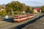 Diesel multiple units and railcars
