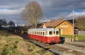 Diesel multiple units and railcars