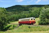 Diesel multiple units and railcars