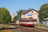 Diesel multiple units and railcars