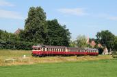 Diesel multiple units and railcars