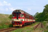 Diesel multiple units and railcars