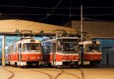 8059 + 9016 + 8077
Místo: vozovna HloubětínLáďa Mlynařík 
foceno srpen 2012