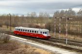 Diesel multiple units and railcars