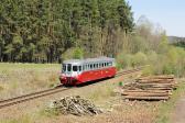 Diesel multiple units and railcars