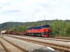 lokomotiva řady 751 posunuje ve Ptení